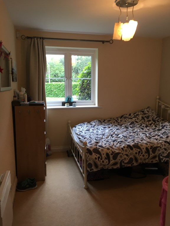 550 Per Month Double Room To Rent In A Maidenhead Flatshare