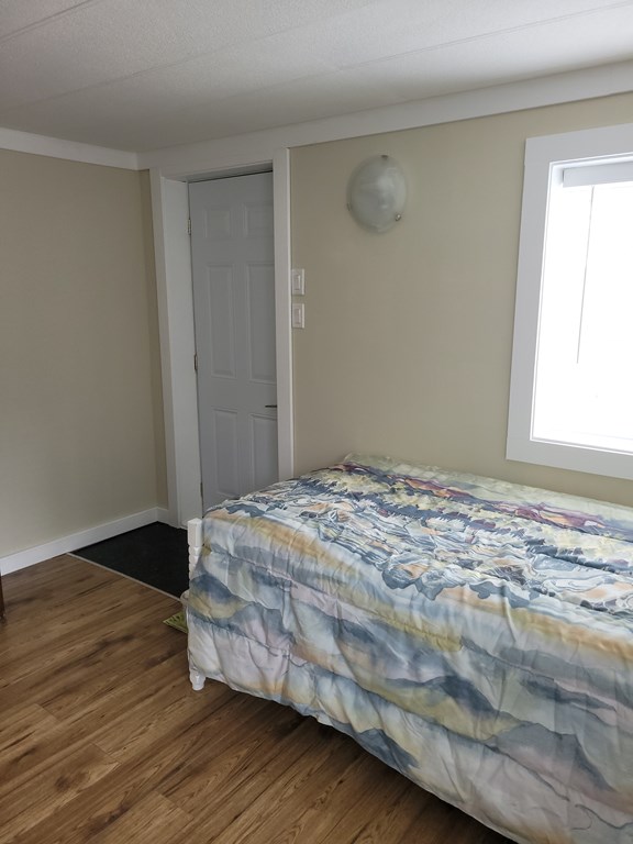 525 per month room to rent in Mill Bay available from April 10, 2023