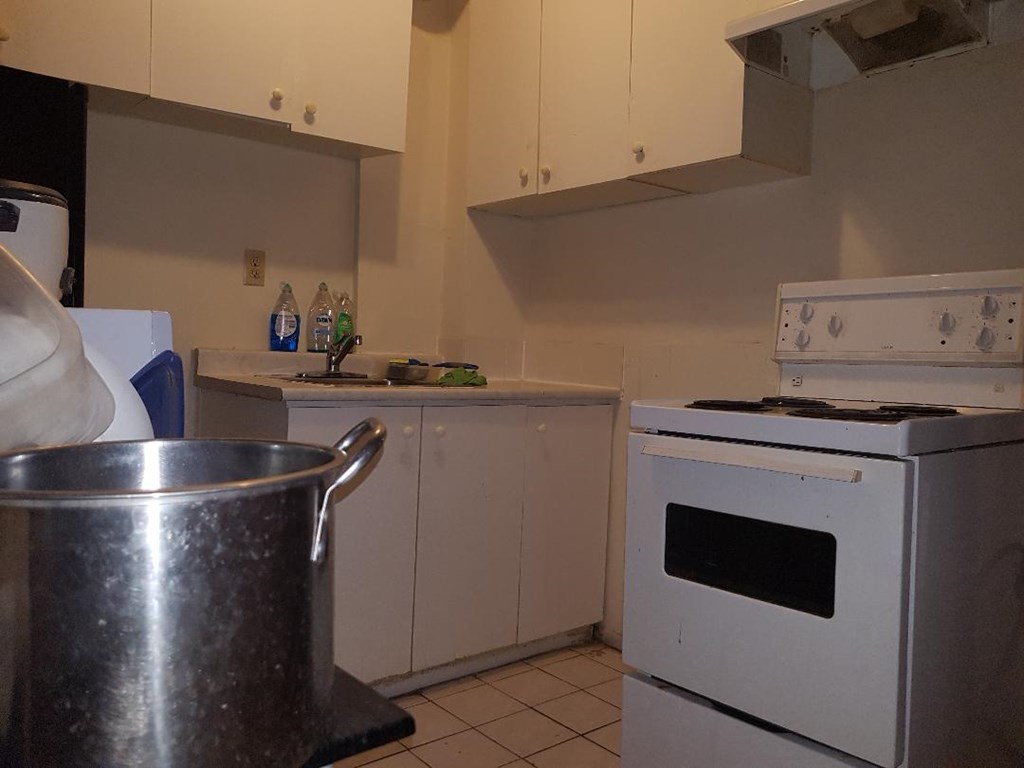 885 per month room to rent in Ryerson University available from October 31, 2018 Kangaroom