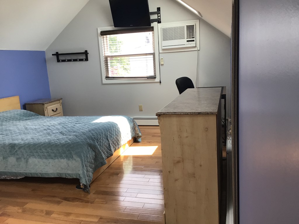 1,000 per month room to rent in Holbrook available from July 31, 2023 Kangaroom