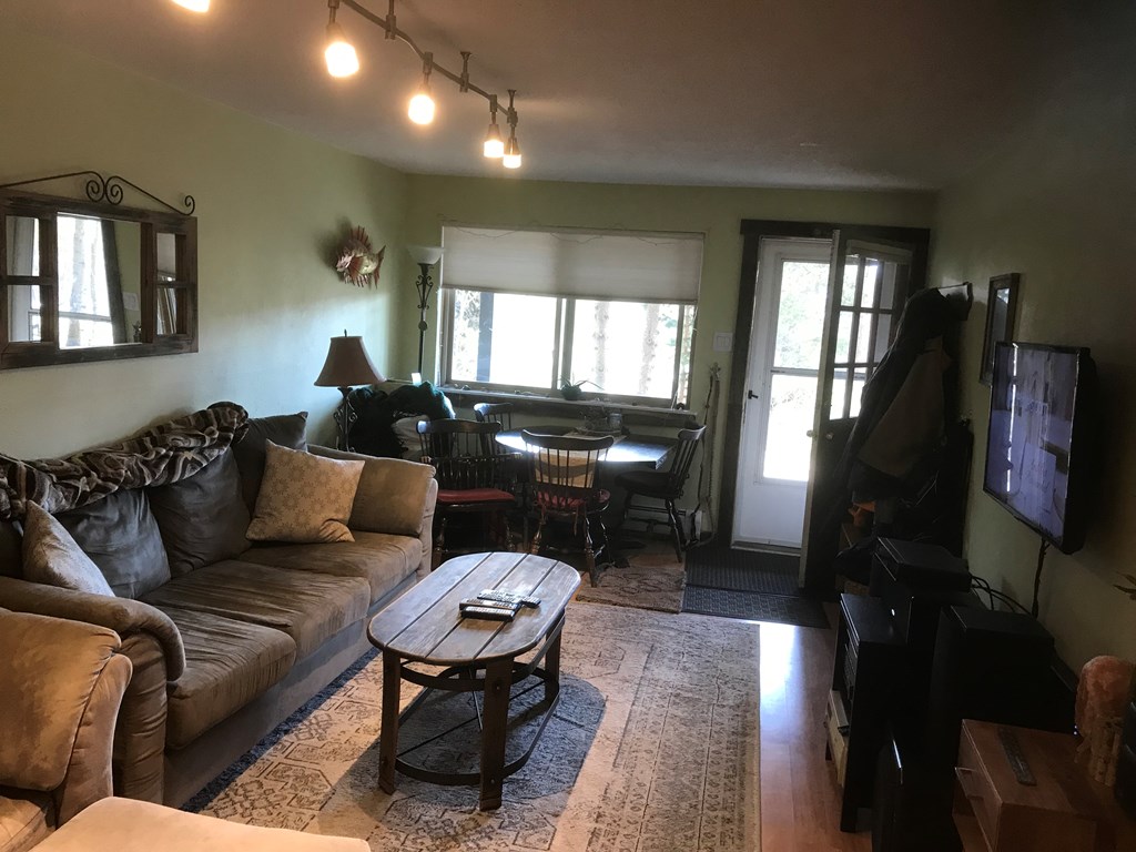 850 per month room to rent in Breckenridge available from June 1, 2018