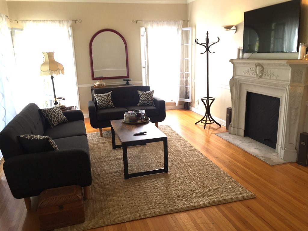 1,550 per month room to rent in PicoRobertson available from April 30