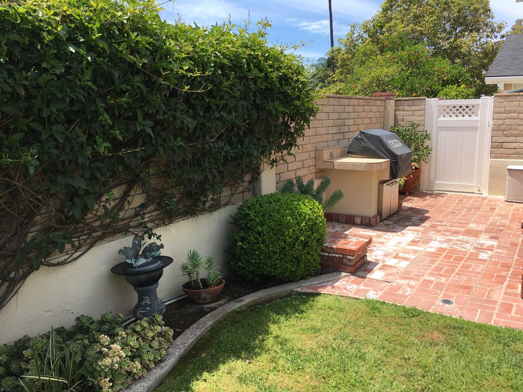 1,275 per month room to rent in Orange Park Acres available from