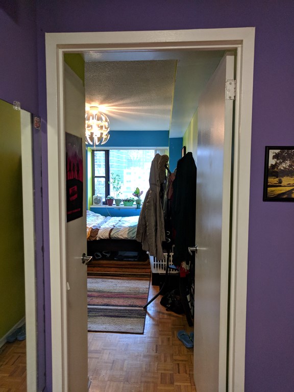 900 per month room to rent in Ryerson University available from May 31