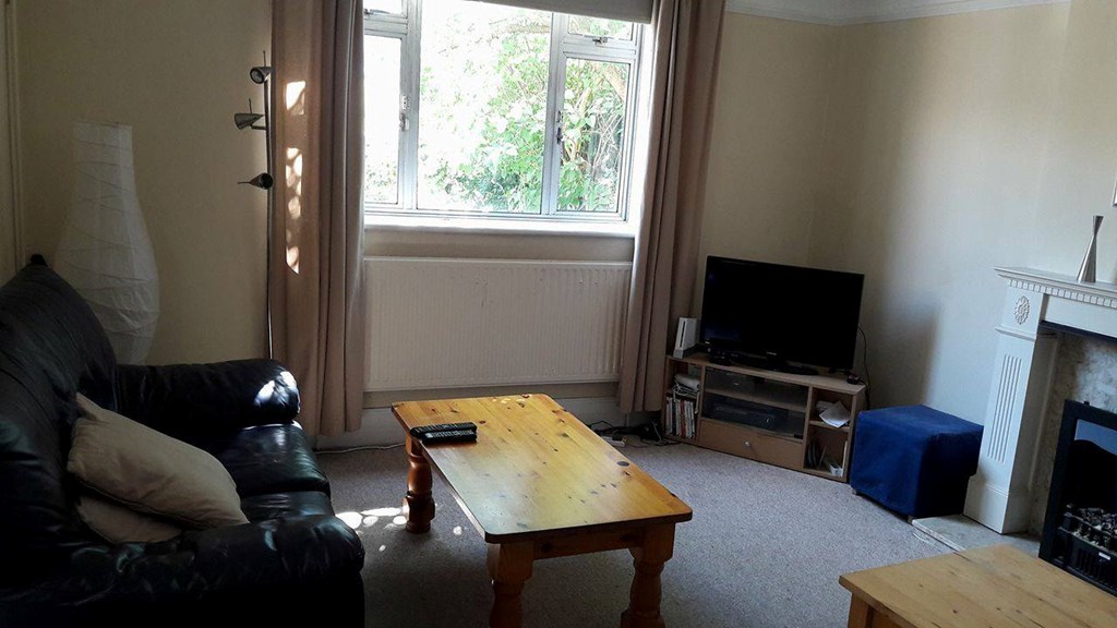 £534 per month double room to rent in a East Acton flatshare available