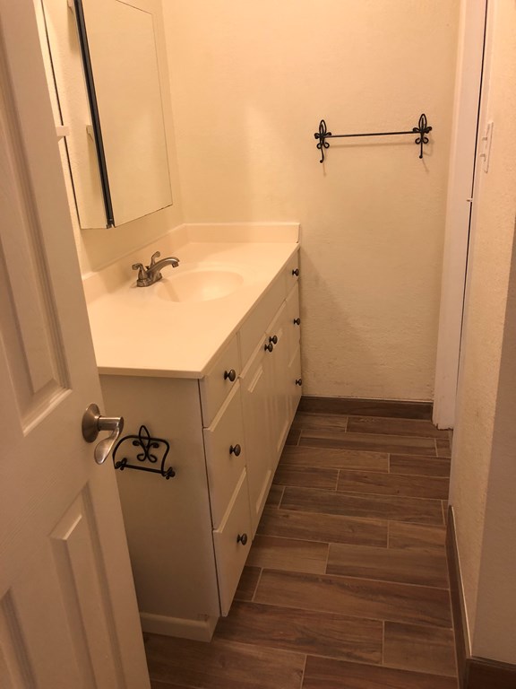 1,170 per month room to rent in Seal Beach available from April 30