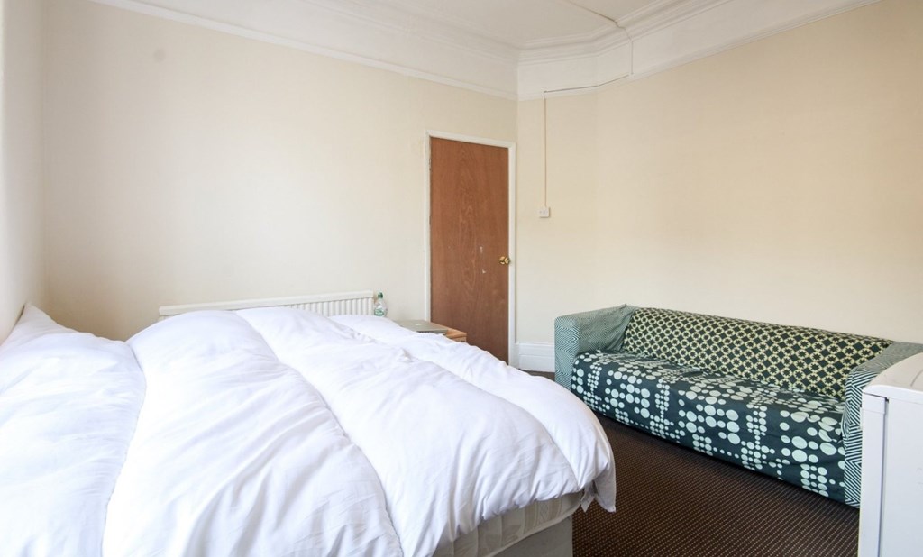 £620 per month double room to rent in a Acton flatshare available from