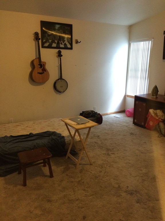 600 per month room to rent in Spring Valley Lake available from May 23