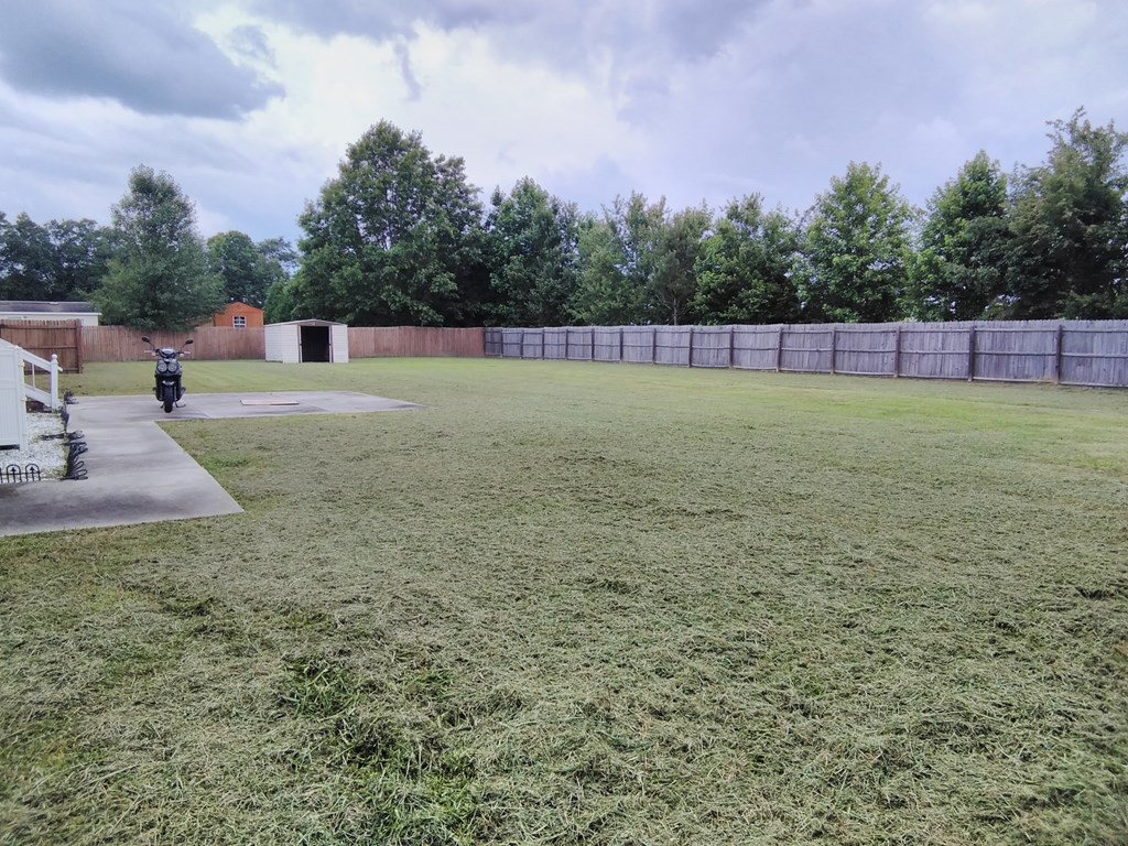 450 per month room to rent in Nakina available from October 15, 2018