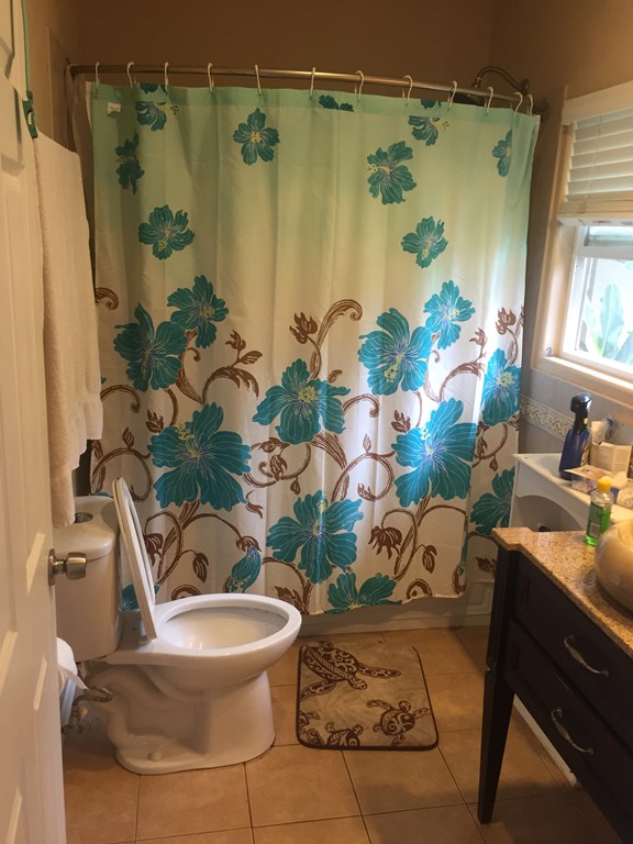 850 per month room to rent in Wailuku Heights available from February