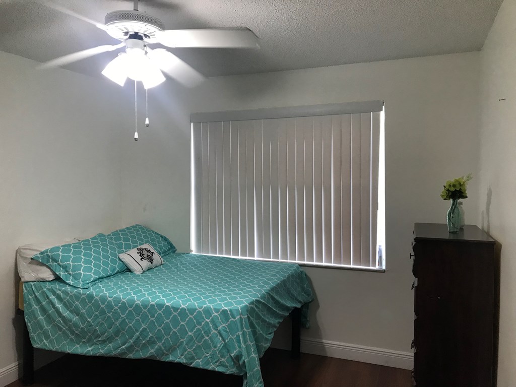 850 per month room to rent in Pembroke Pines available from July 14
