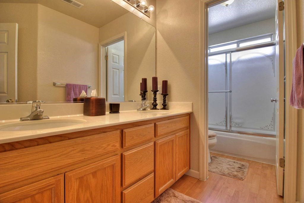 1,000 per month room to rent in Hill available from February 26, 2018 Kangaroom