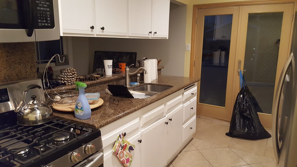 1,100 per month room to rent in El Sereno available from October 30