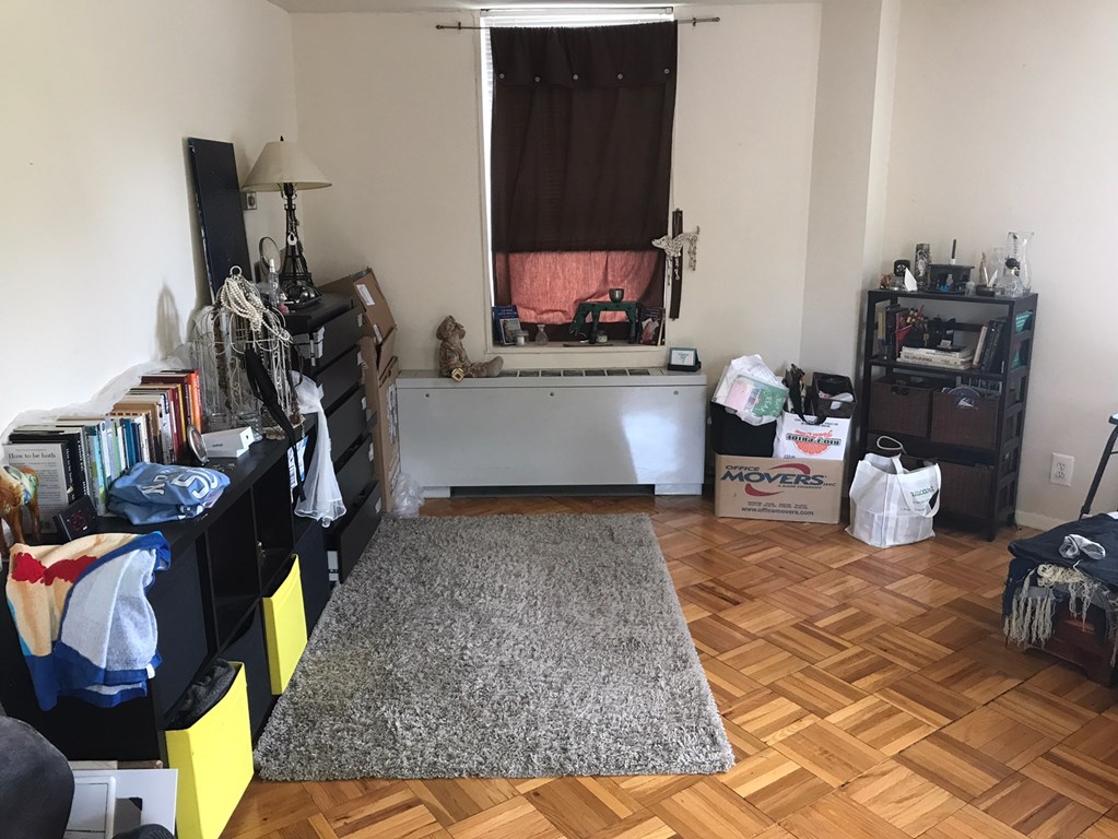 1,100 per month room to rent in Glover Park available from August 1