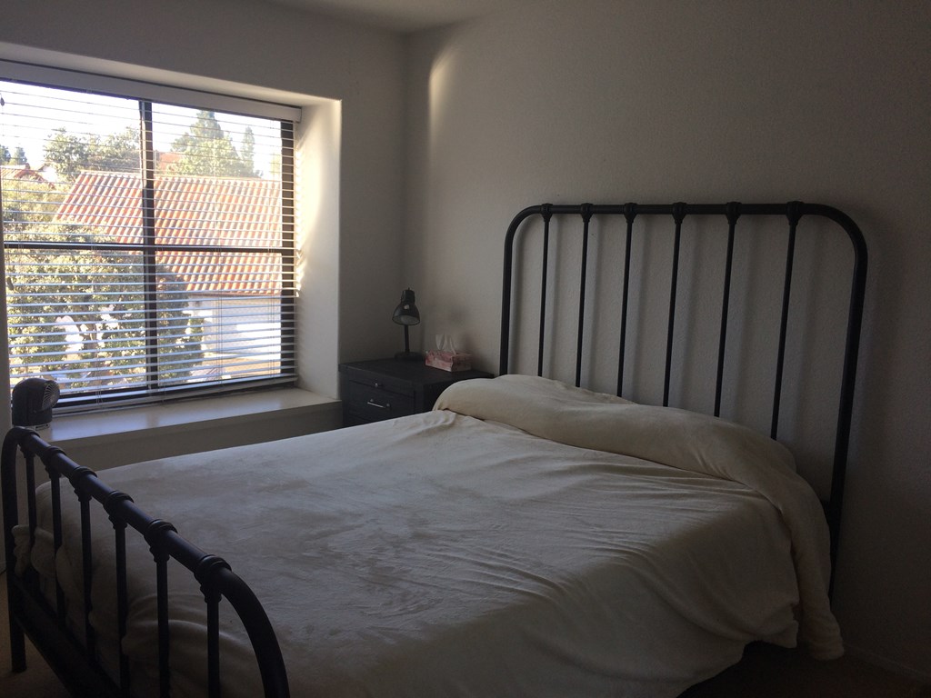 900 per month room to rent in Rancho Bernardo available from January