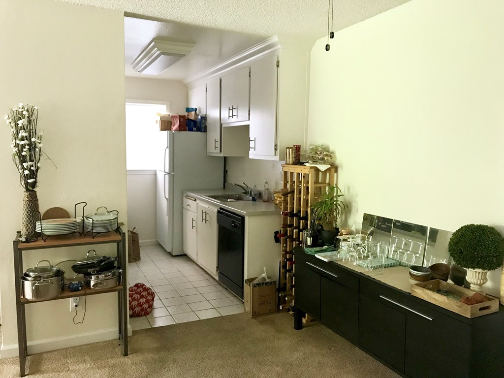 1,000 per month room to rent in Bel Marin Keys available from June 1