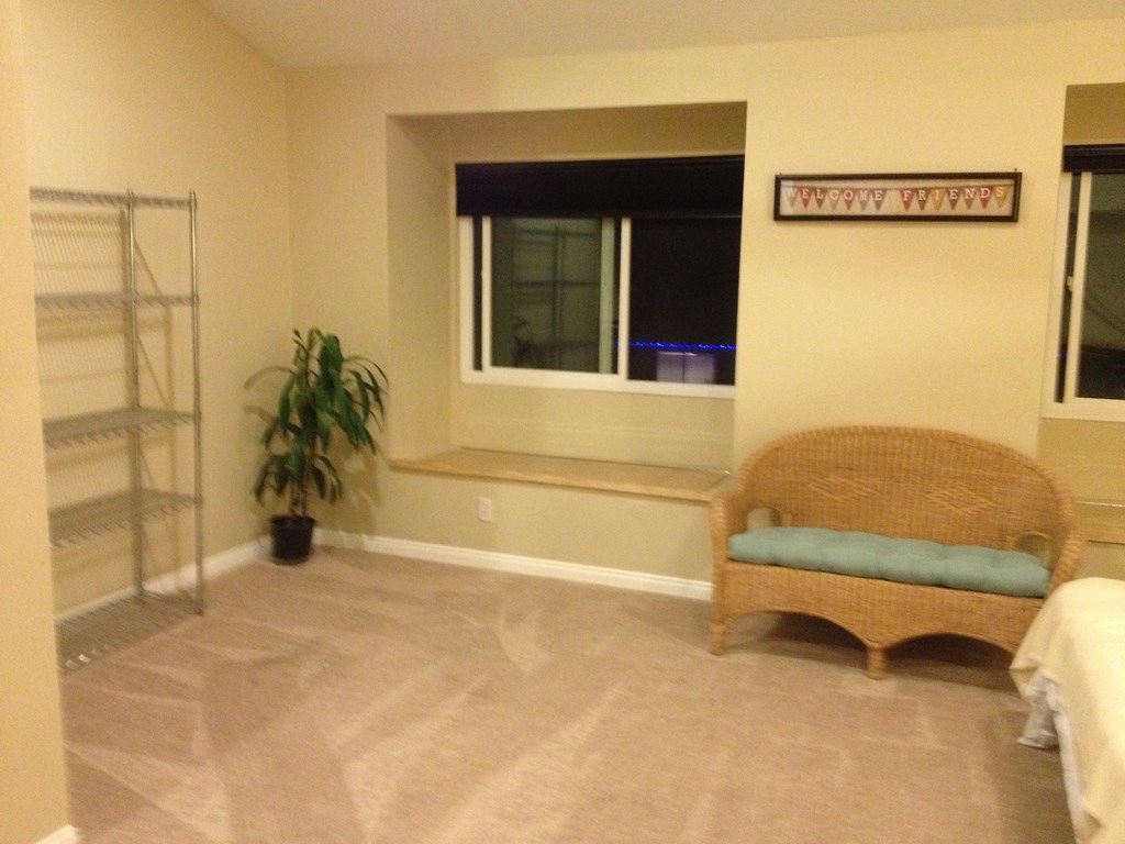 1,250 per month room to rent in Mission Viejo available from October 1