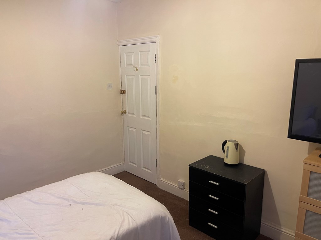 £325 per month single room to rent in a Porthcawl flatshare available