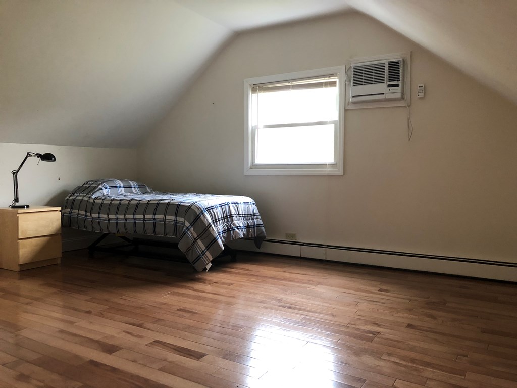 850 per month room to rent in Holbrook available from June 1, 2018
