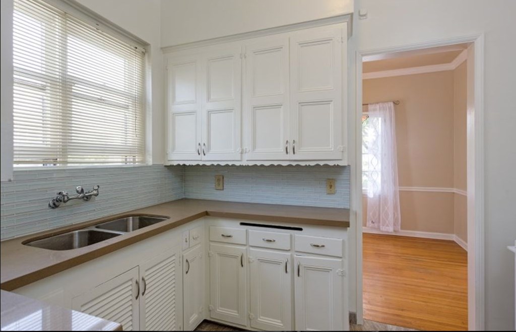 1,550 per month room to rent in PicoRobertson available from April 30