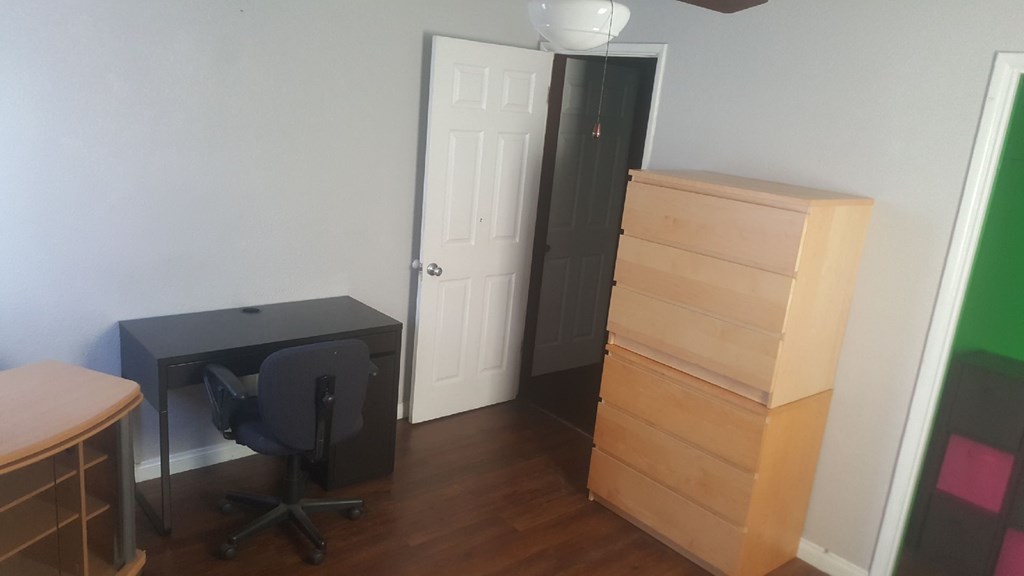 884 per month room to rent in Azusa available from October 5, 2019