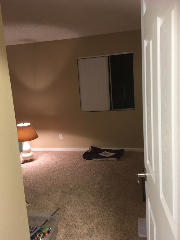 700 per month room to rent in Temecula available from October 29, 2017