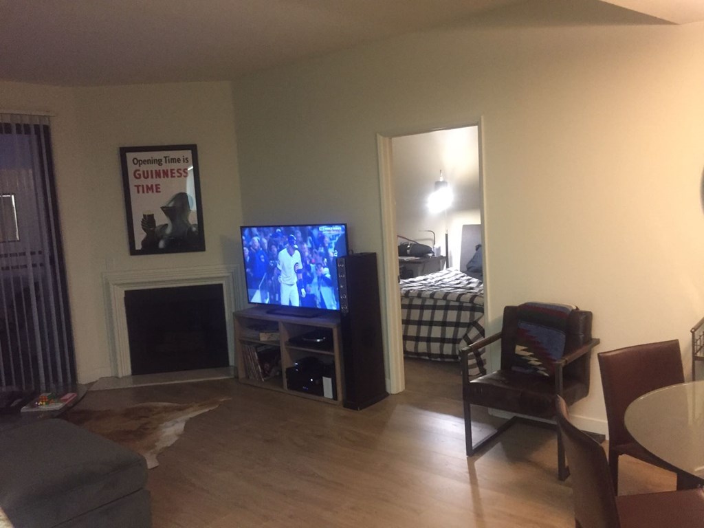 1,650 per month room to rent in Westwood Village available from