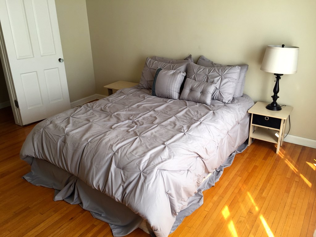 1,550 per month room to rent in PicoRobertson available from April 30