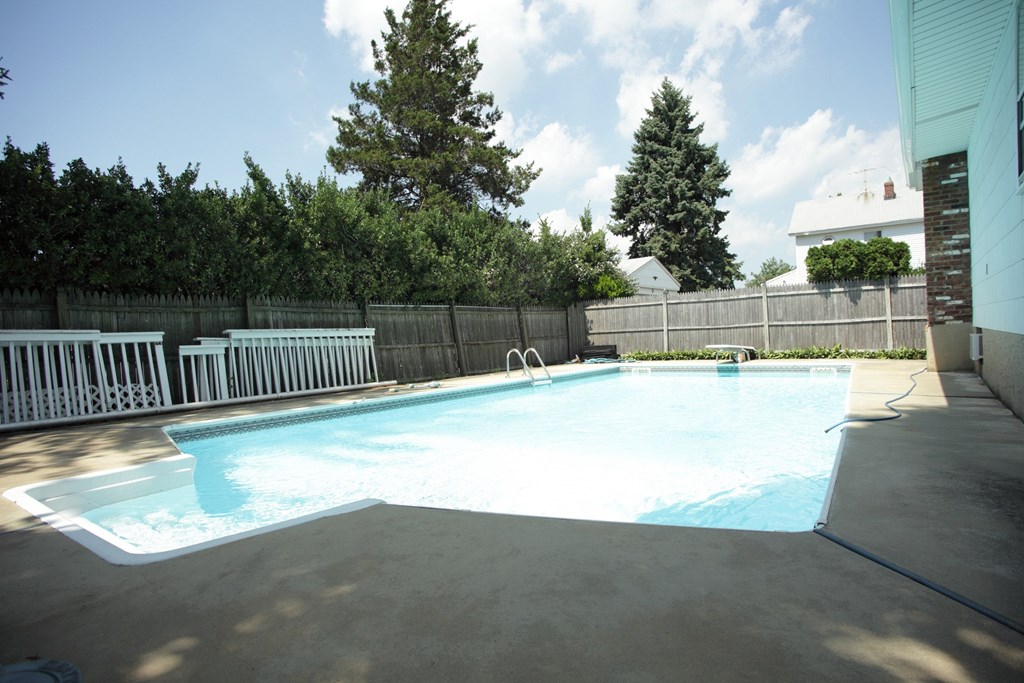 950 per month room to rent in Hicksville available from May 1, 2023