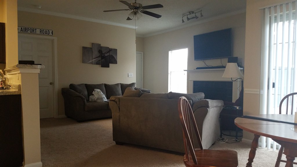 350 per month room to rent in Adams Farm available from February 21