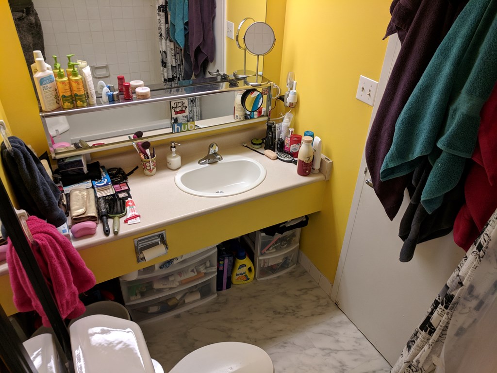 900 per month room to rent in Ryerson University available from May 31