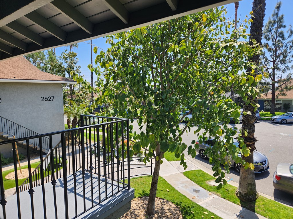 1,000 per month room to rent in West Anaheim available from April 30