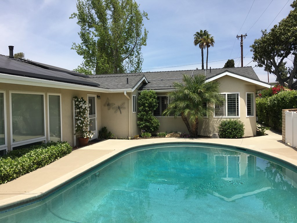 1,275 per month room to rent in Orange Park Acres available from