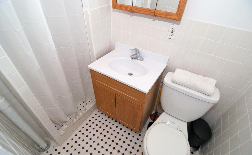 650 per month room to rent in Brookhaven available from January 6