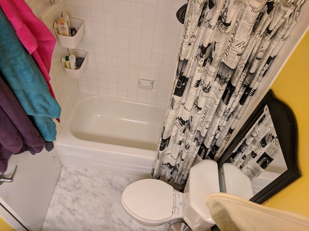 900 per month room to rent in Ryerson University available from May 31