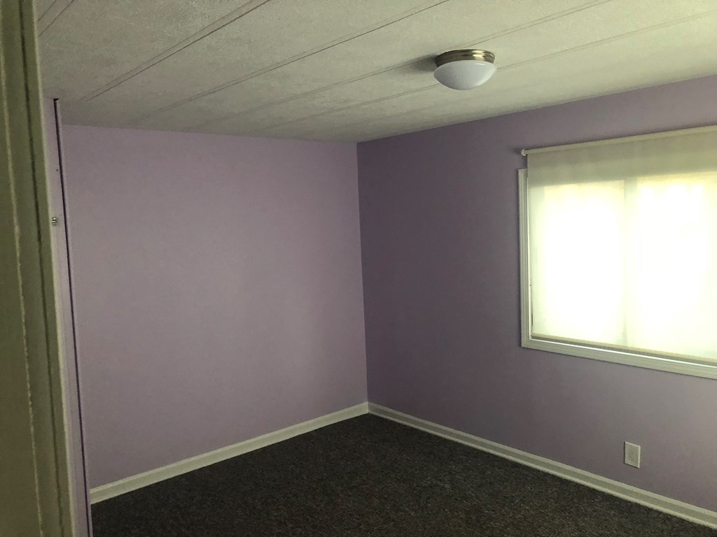 550 per month room to rent in Oasis Mobile Home Park available from