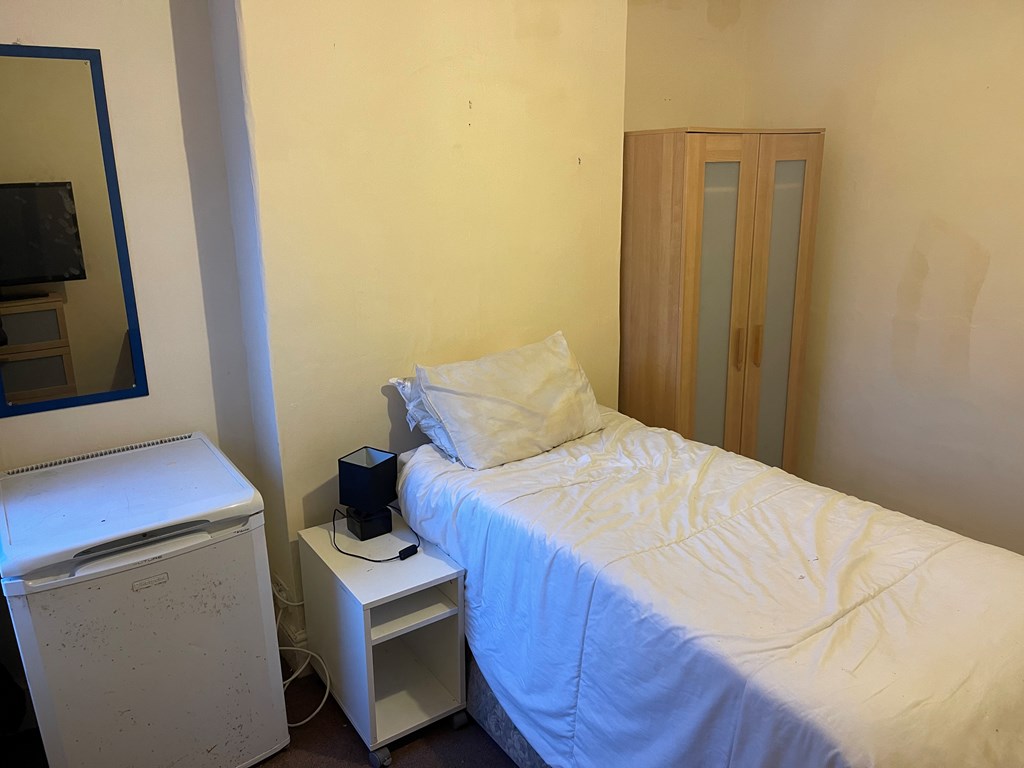 £325 per month single room to rent in a Porthcawl flatshare available