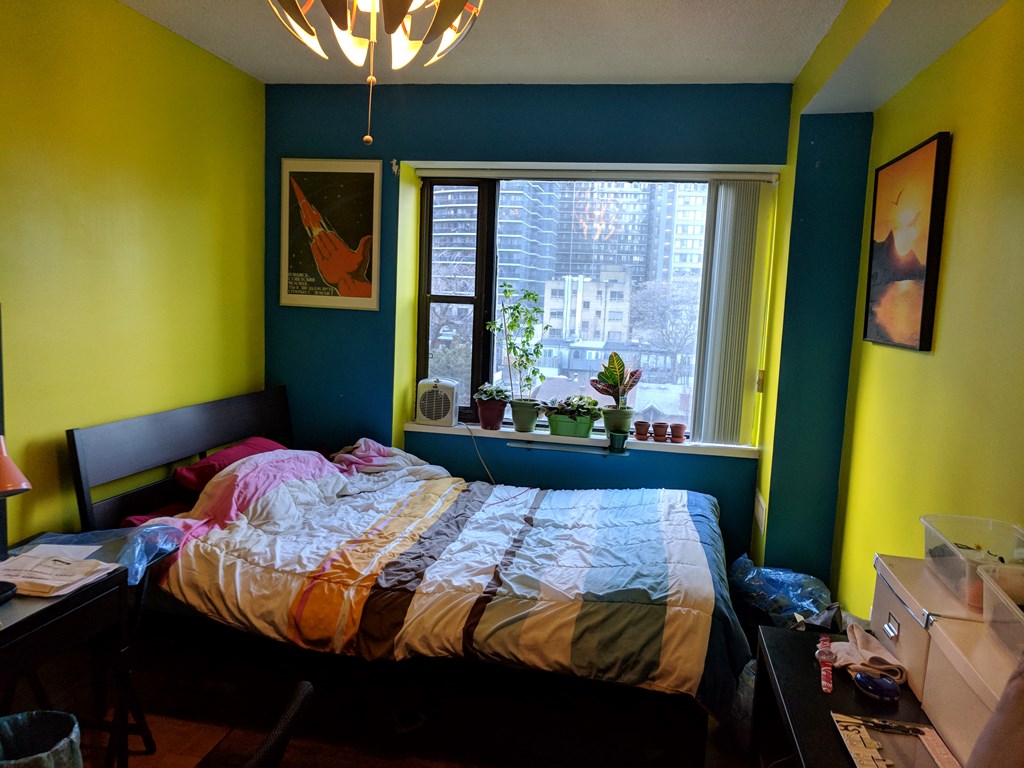 900 per month room to rent in Ryerson University available from May 31, 2018 Kangaroom