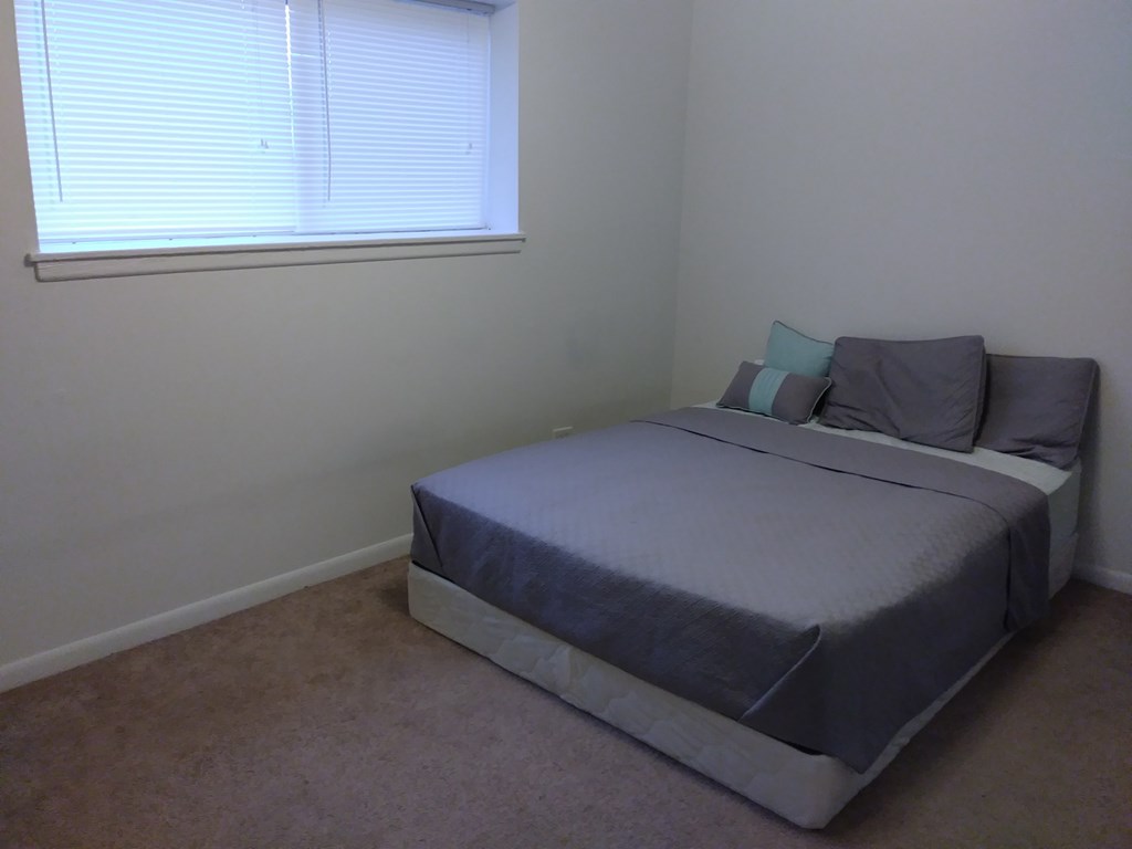 550 per month room to rent in Villa Park available from April 1, 2019