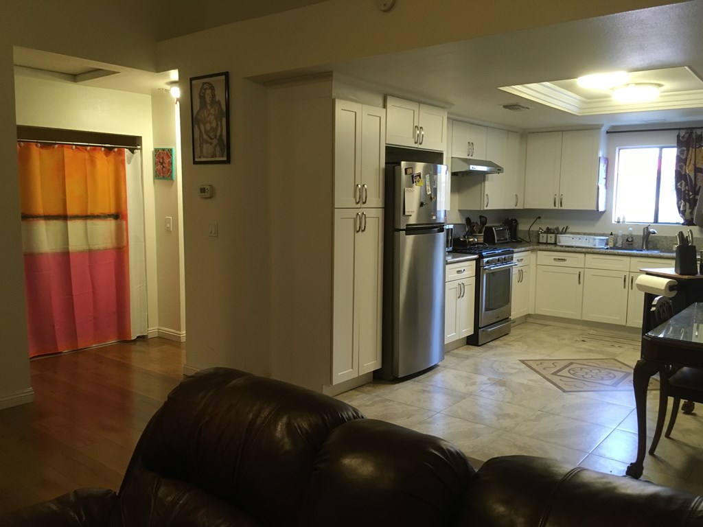 800 per month room to rent in Azusa available from July 2, 2018