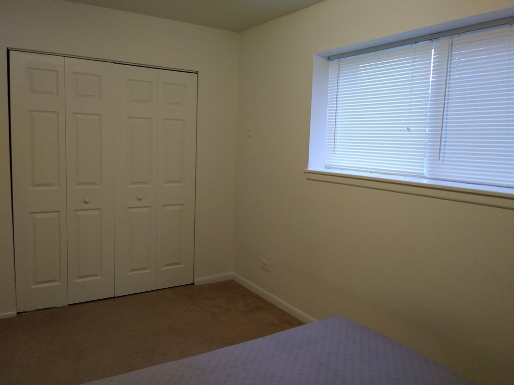 550 per month room to rent in Villa Park available from April 1, 2019