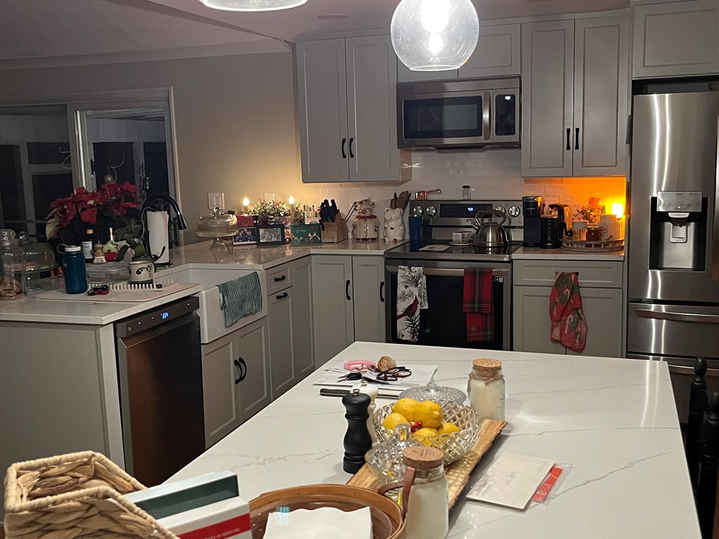 500 per month room to rent in Mount Vernon Woods available from April