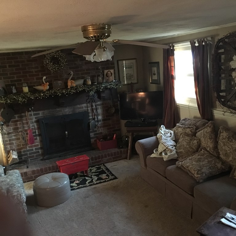 600 per month room to rent in Mount Vernon Woods available from