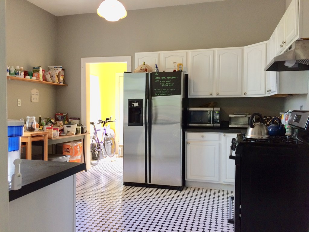 600 per month room to rent in Oak Cliff available from December 17