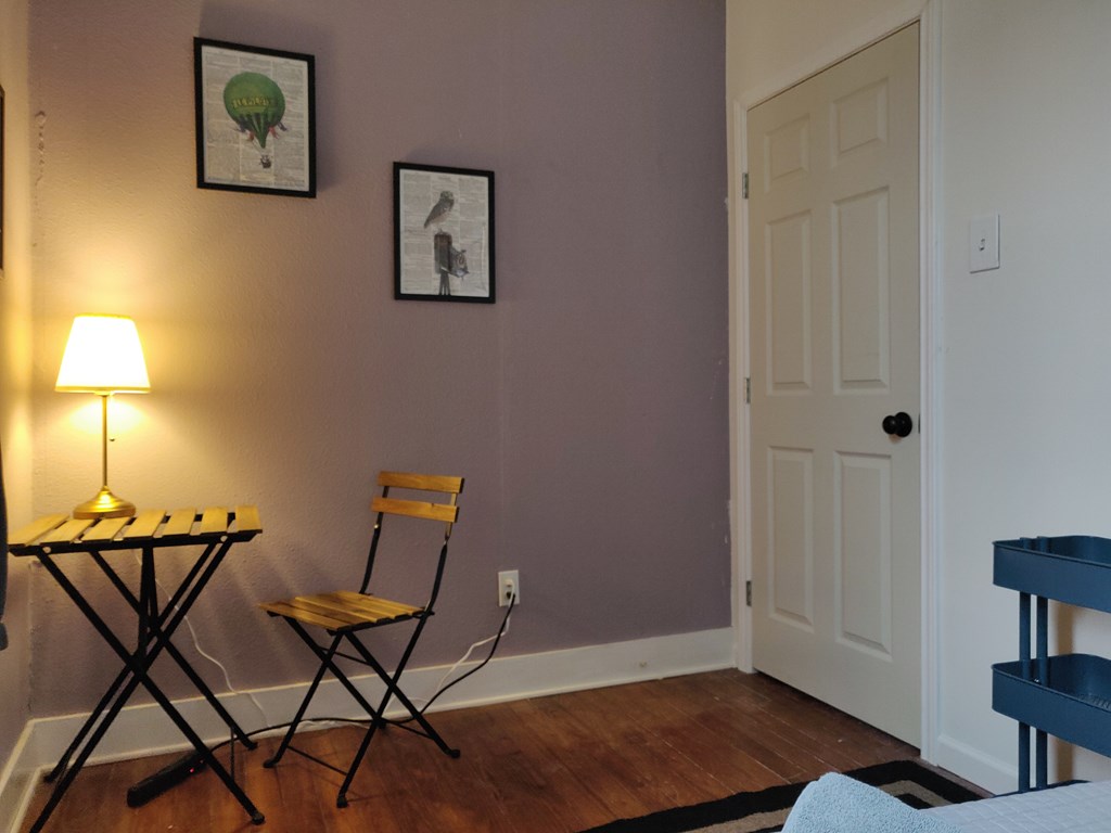 600 per month room to rent in Oak Cliff available from December 17