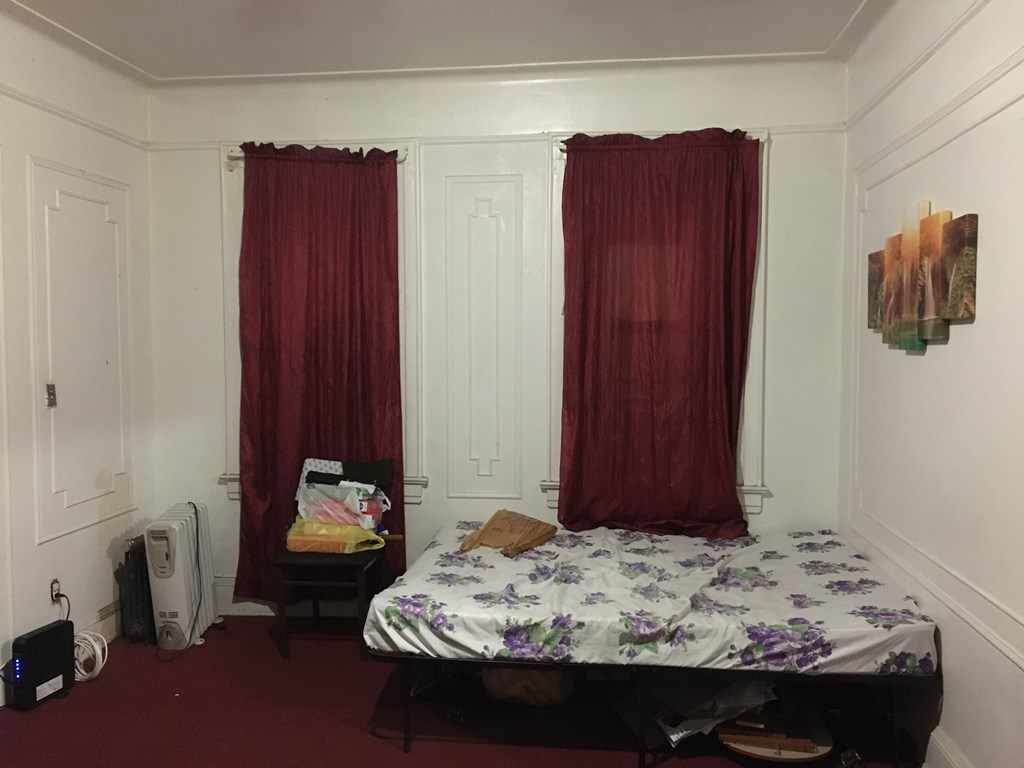650 per month room to rent in Ozone Park available from January 31