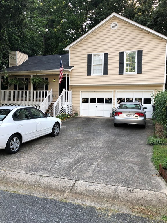 525 per month room to rent in Logan Trace available from May 16, 2019