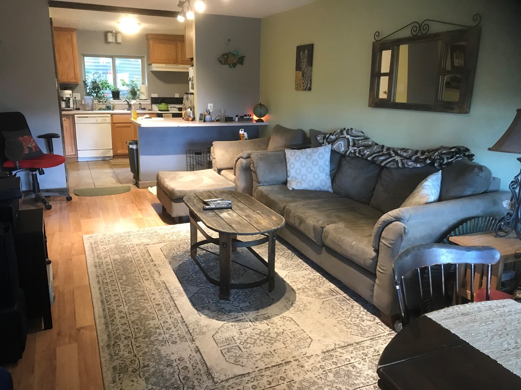 850 per month room to rent in Breckenridge available from June 1, 2018