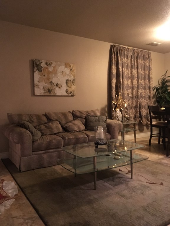 800 per month room to rent in American Canyon available from January 1