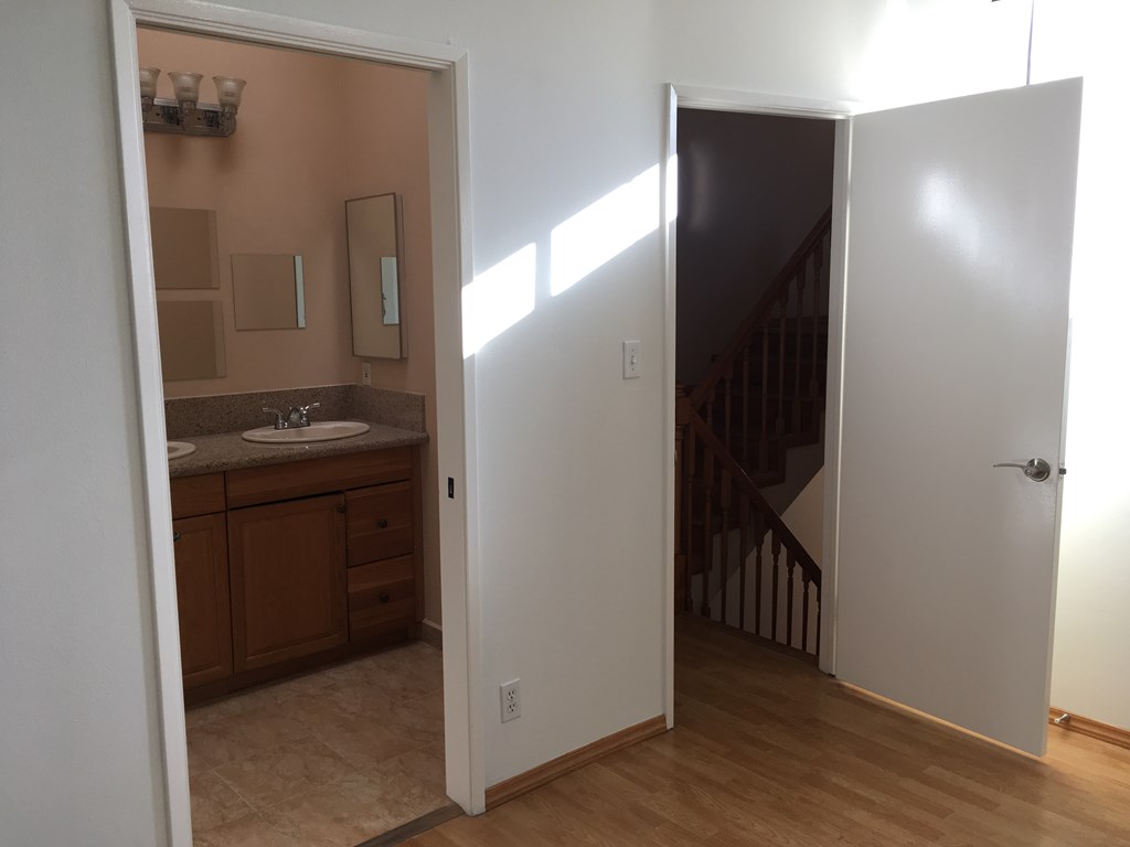 1 100 Per Month Room To Rent In Glendale Available From